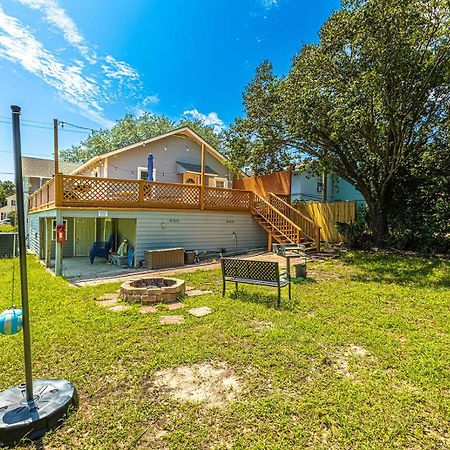 Gorgeous Centrally Located Ocean View 2 King, Huge Private Yard & Deck, Firepit, Bbq, & Game Tables 미를 비치 외부 사진