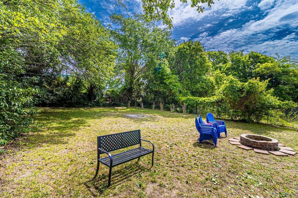 Gorgeous Centrally Located Ocean View 2 King, Huge Private Yard & Deck, Firepit, Bbq, & Game Tables 미를 비치 외부 사진