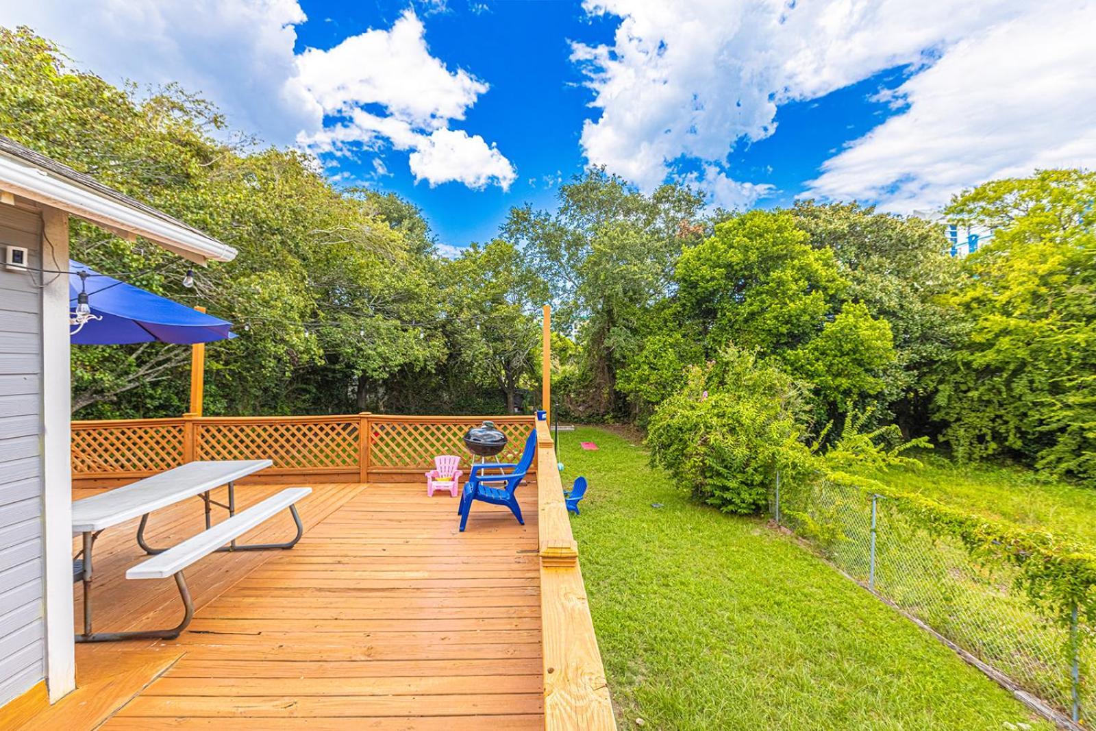 Gorgeous Centrally Located Ocean View 2 King, Huge Private Yard & Deck, Firepit, Bbq, & Game Tables 미를 비치 외부 사진