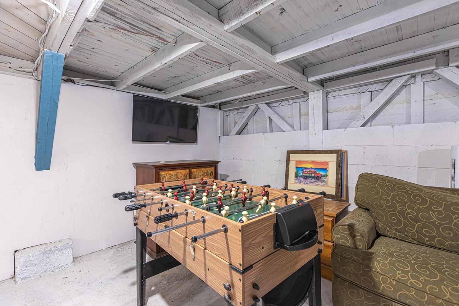 Gorgeous Centrally Located Ocean View 2 King, Huge Private Yard & Deck, Firepit, Bbq, & Game Tables 미를 비치 외부 사진