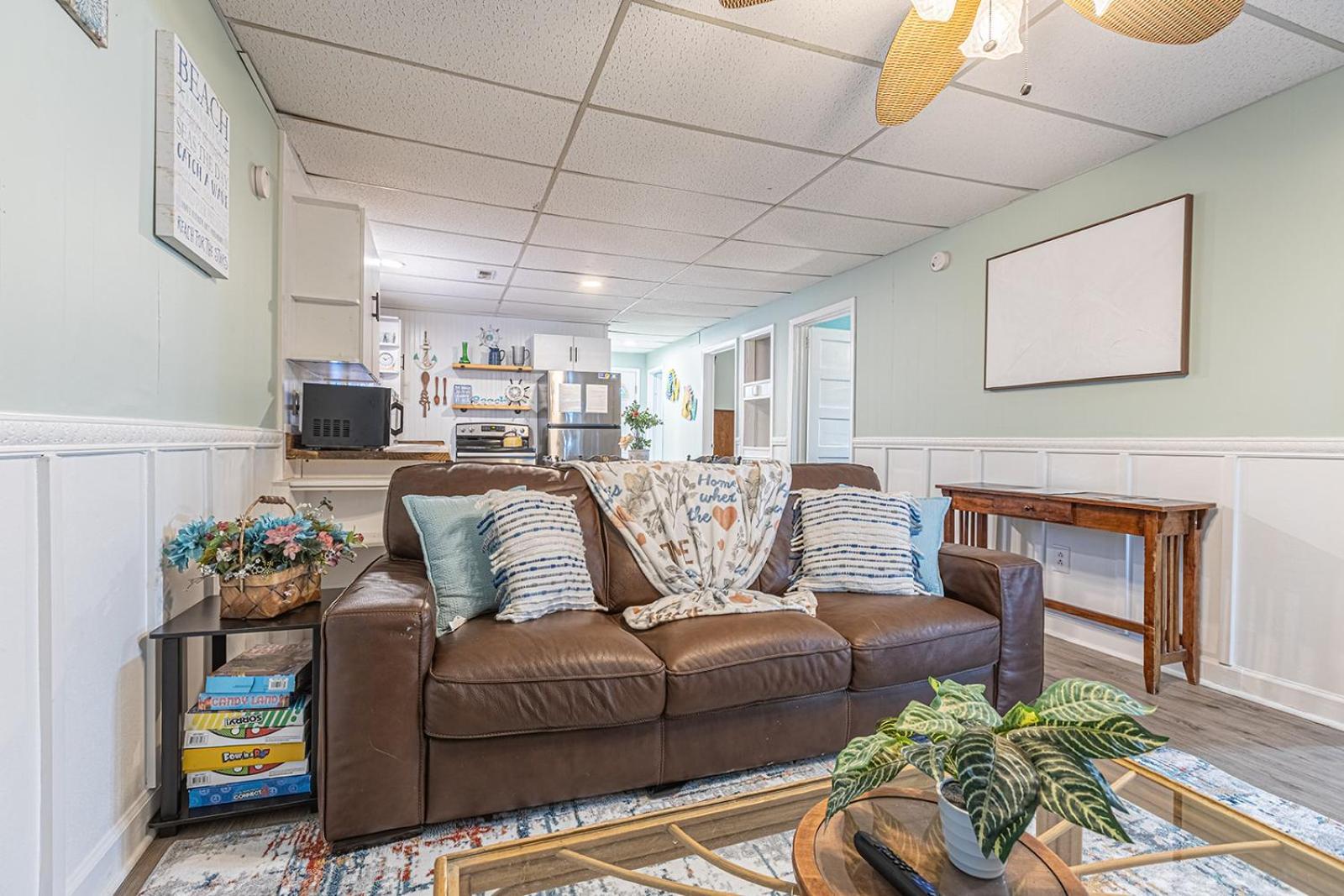 Gorgeous Centrally Located Ocean View 2 King, Huge Private Yard & Deck, Firepit, Bbq, & Game Tables 미를 비치 외부 사진