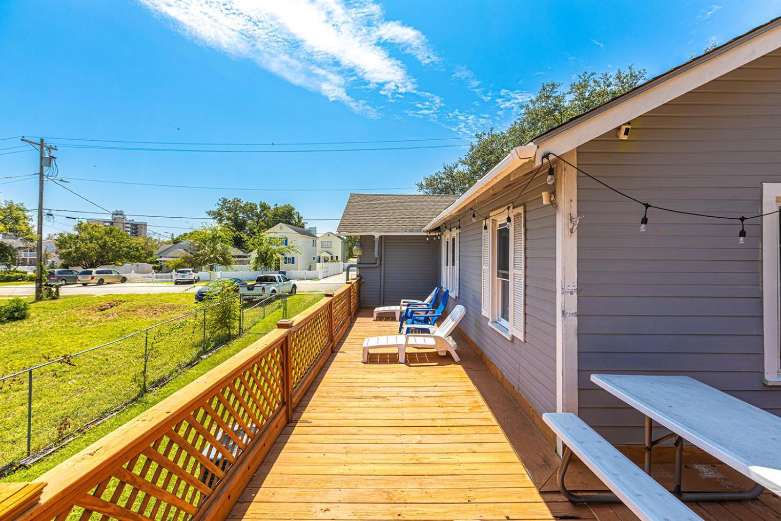 Gorgeous Centrally Located Ocean View 2 King, Huge Private Yard & Deck, Firepit, Bbq, & Game Tables 미를 비치 외부 사진
